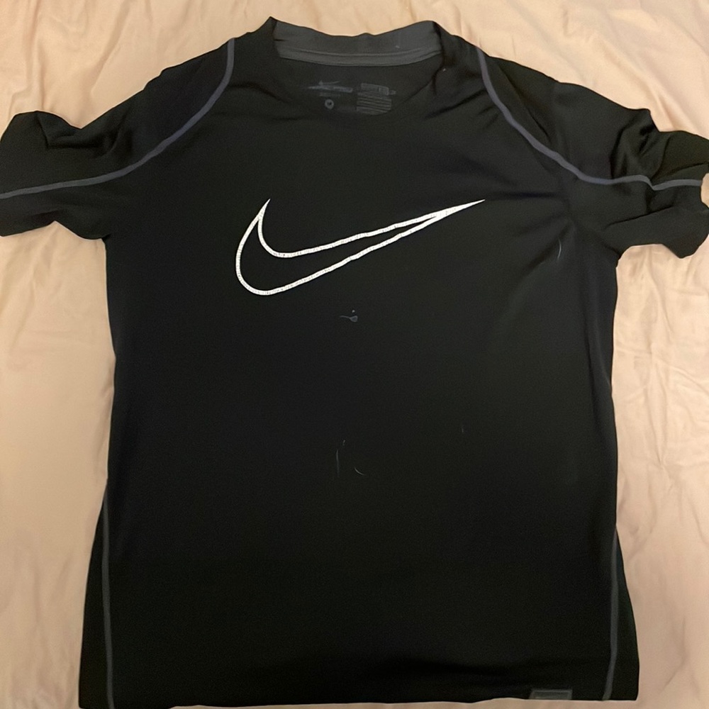black nike sports shirt